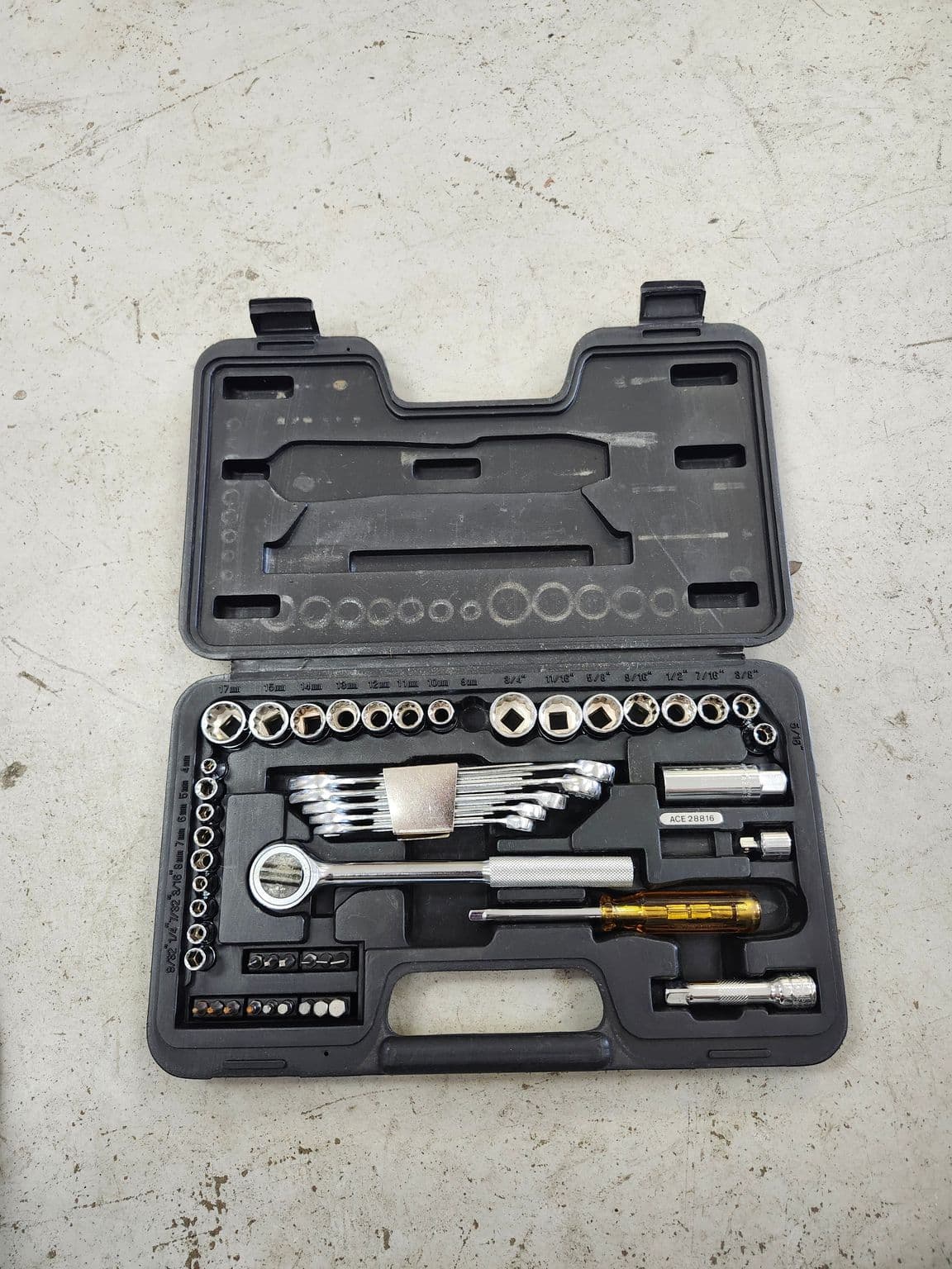 3/8 & 1/2 Socket Set with set of end wrenches