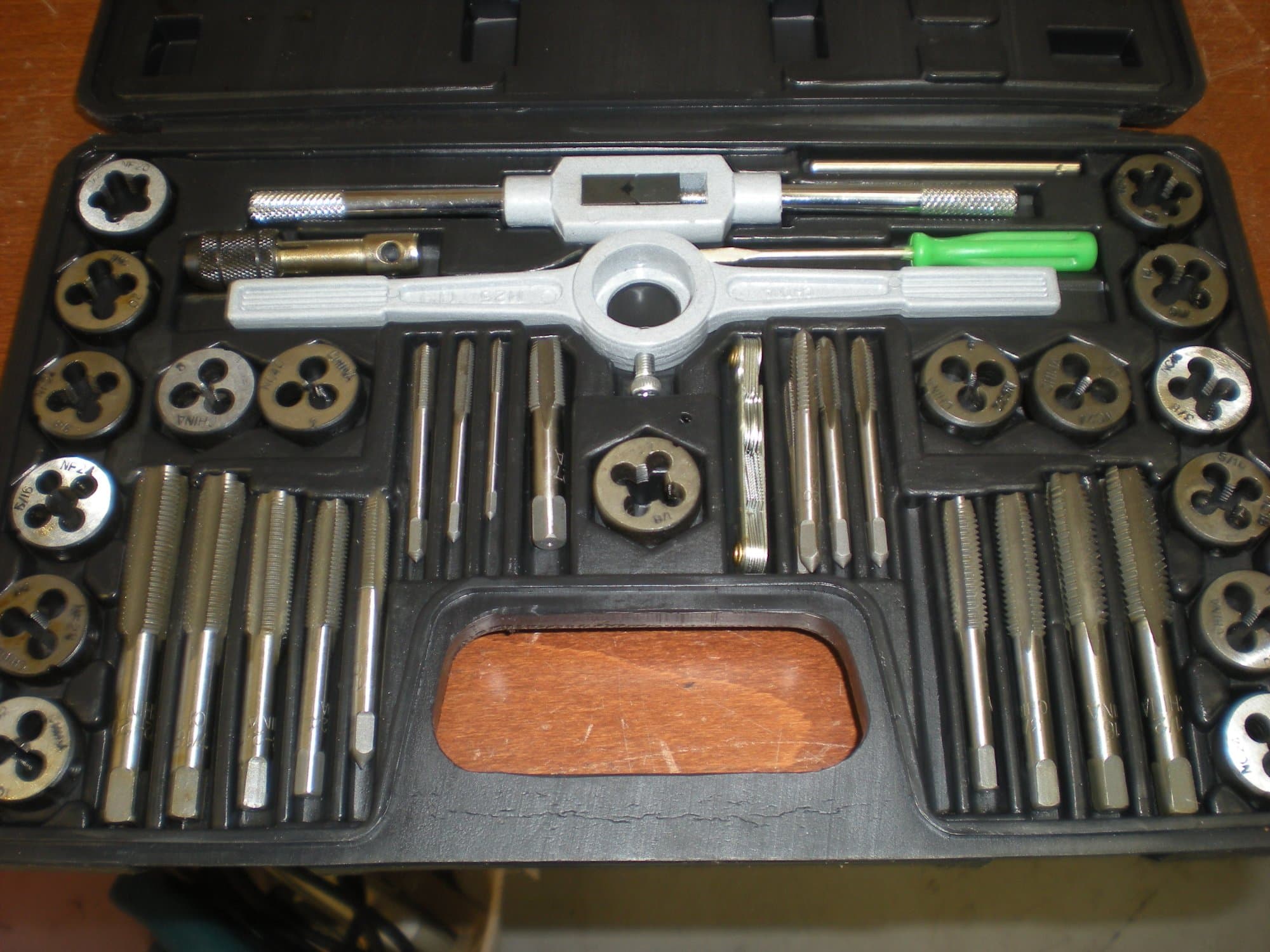 40 piece tap and die set