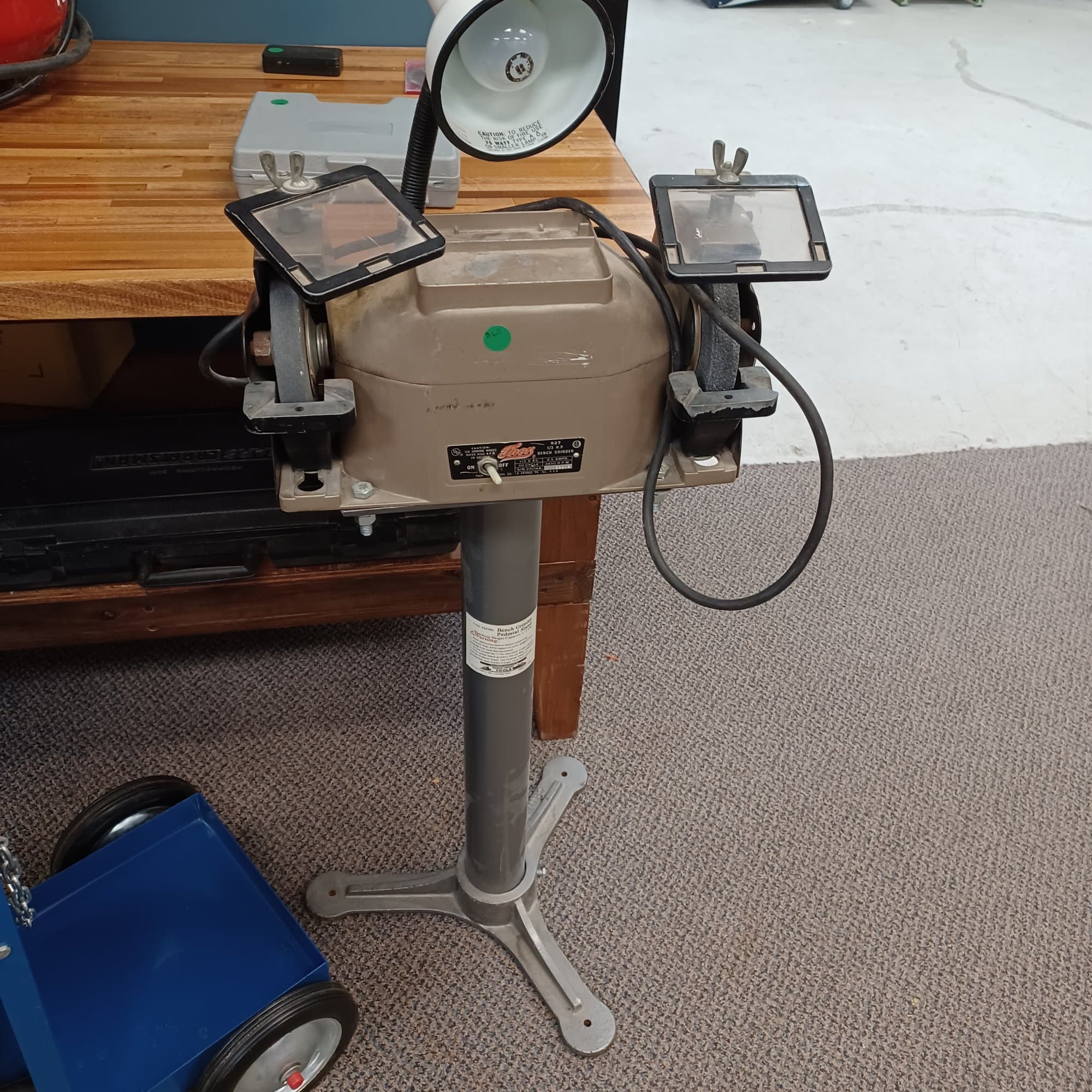 Bench grinder